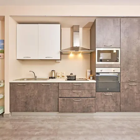 Tra La Rocca E Il Lejlighed *